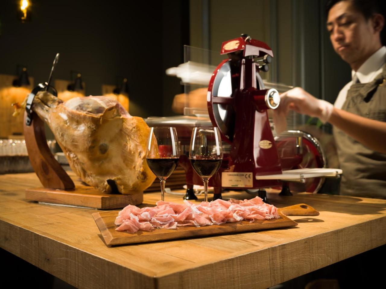 Omo7 Asahikawa By Hoshino Resorts Экстерьер фото A prosciutto slicer