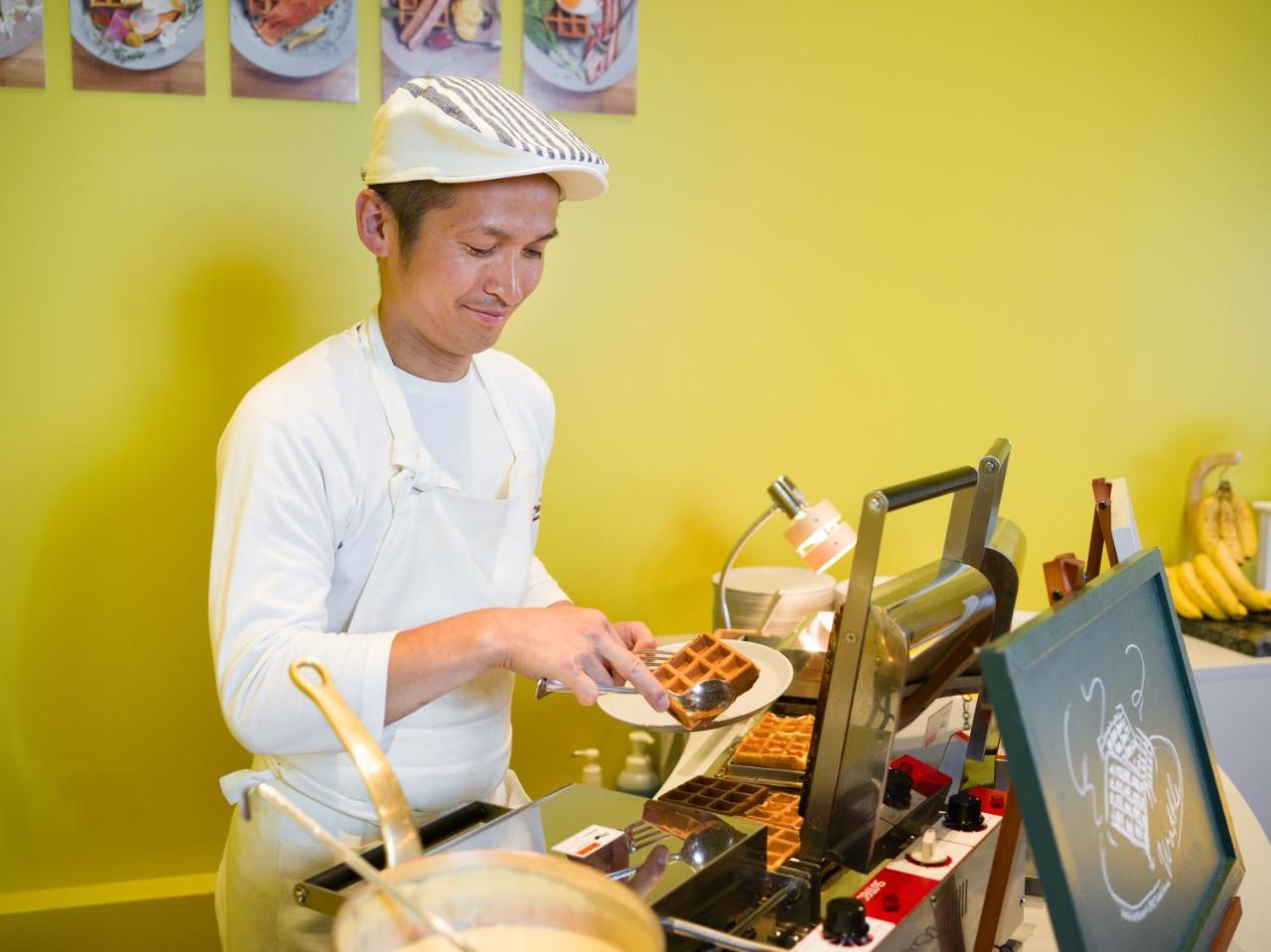 Omo7 Asahikawa By Hoshino Resorts Экстерьер фото A chef preparing Belgian waffles